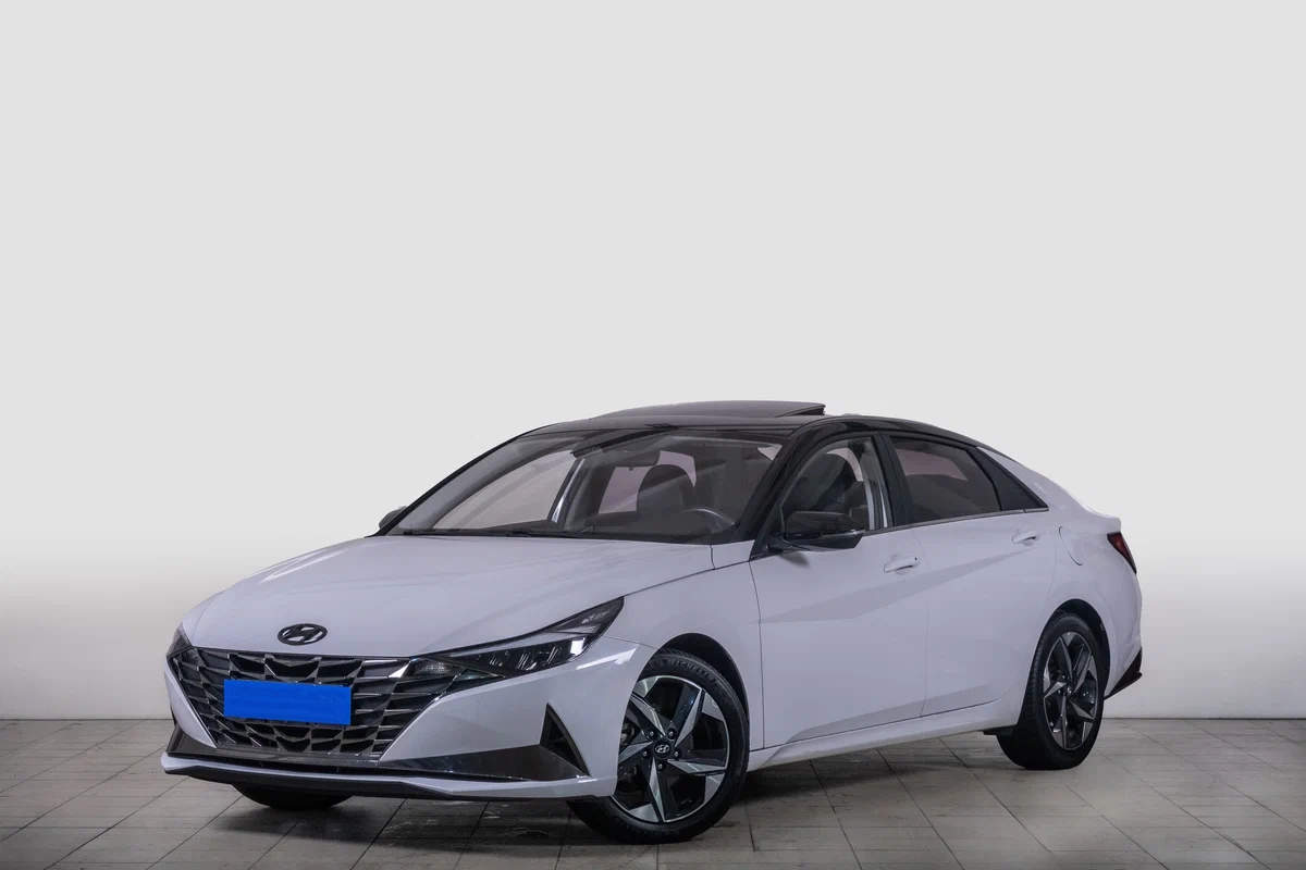 Hyundai Elantra купить по цене от 1 389 000 рублей